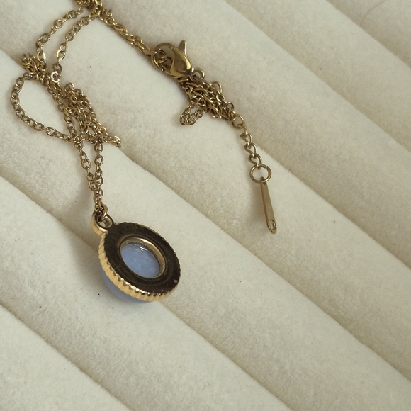 Elegant 18k GP and Blue Pendant Necklace - Picture 6 of 6